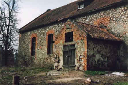 Kirche zu Kussen, Kreis Schlossberg, Ostpreußen, 1992; Foto: Jost Schaper